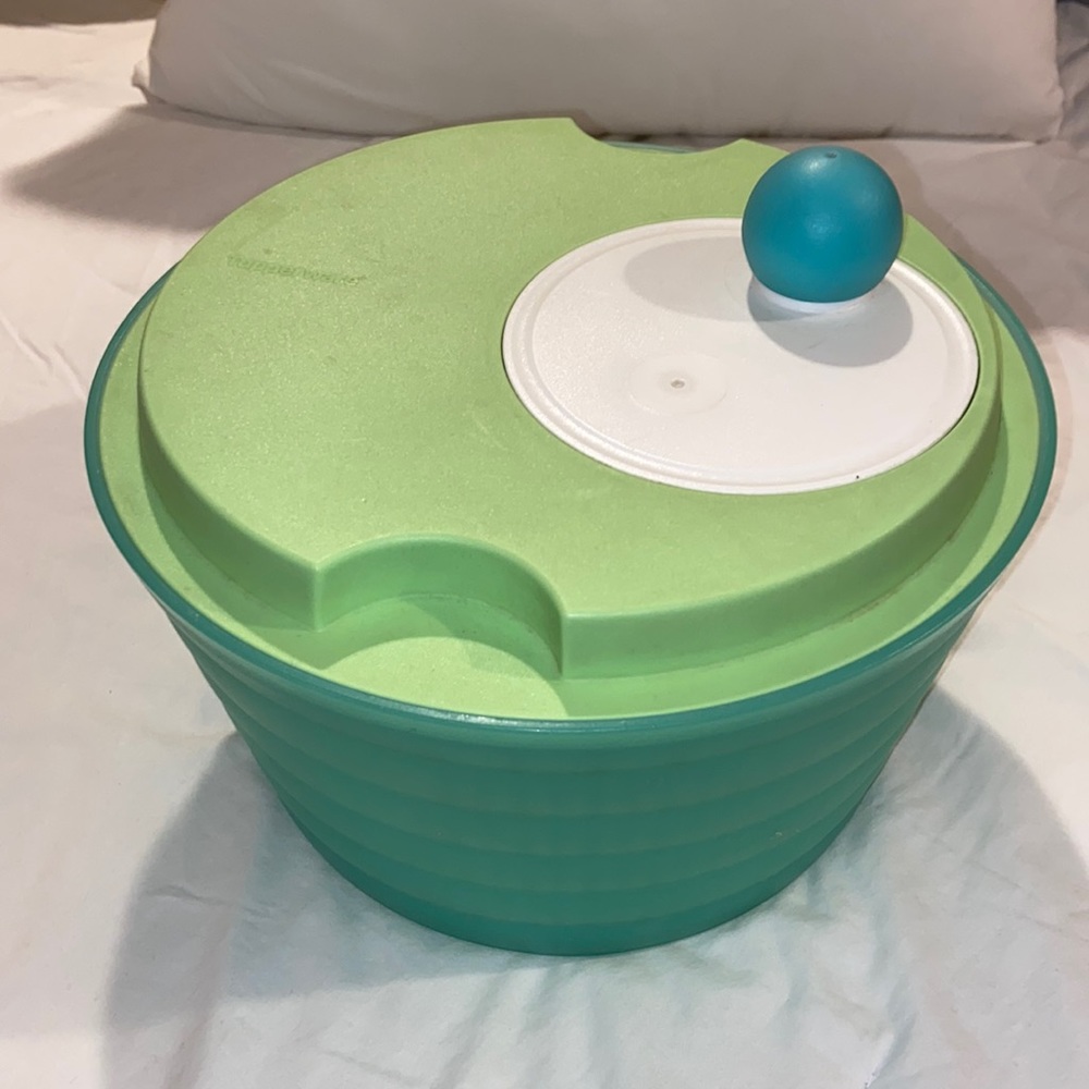 Tupperware 3776B-2 Spin N Save Salad Spinner 4 Piece Blue Green GUC
